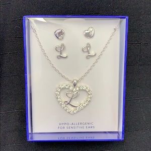 Monogram Necklace and earrings set “L”